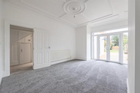 1 bedroom apartment for sale, Crowstone Road, Westcliff-On-Sea