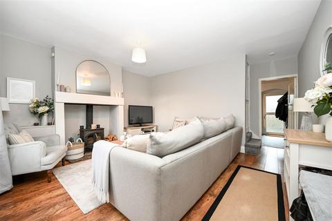 32 Canada Road, Rawdon, Leeds, LS19 6LR