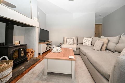 32 Canada Road, Rawdon, Leeds, LS19 6LR