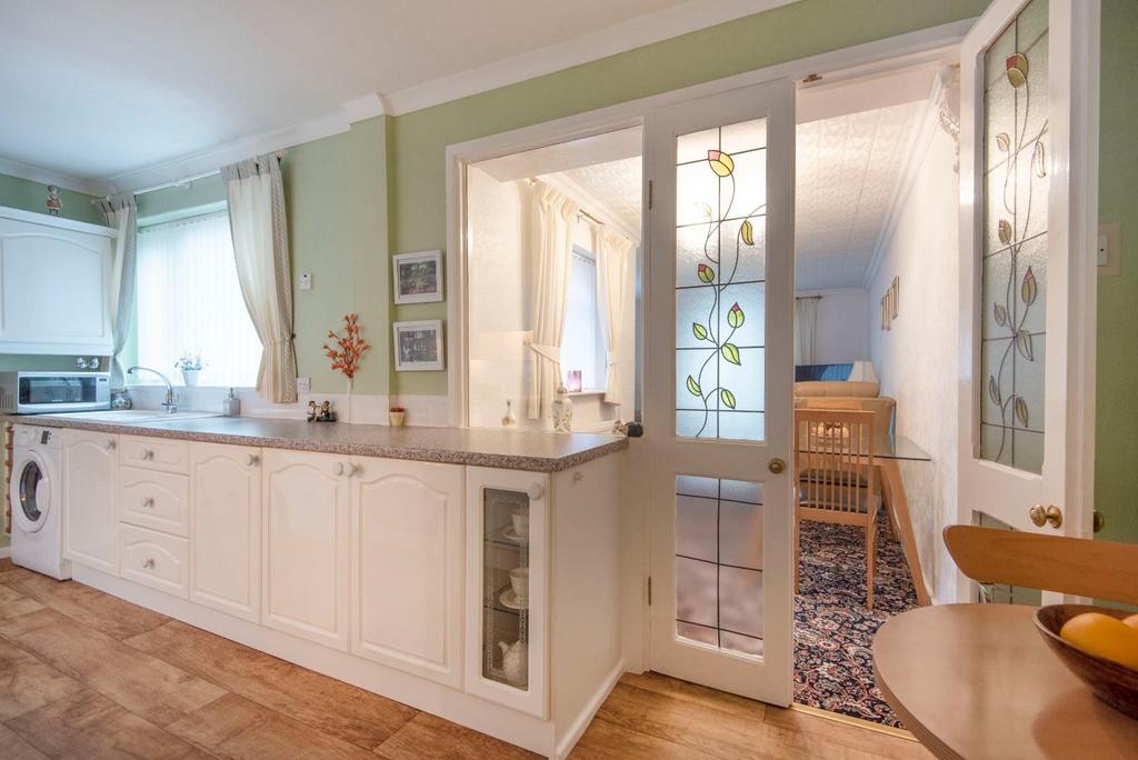 3 Ringway Ave.17.jpg