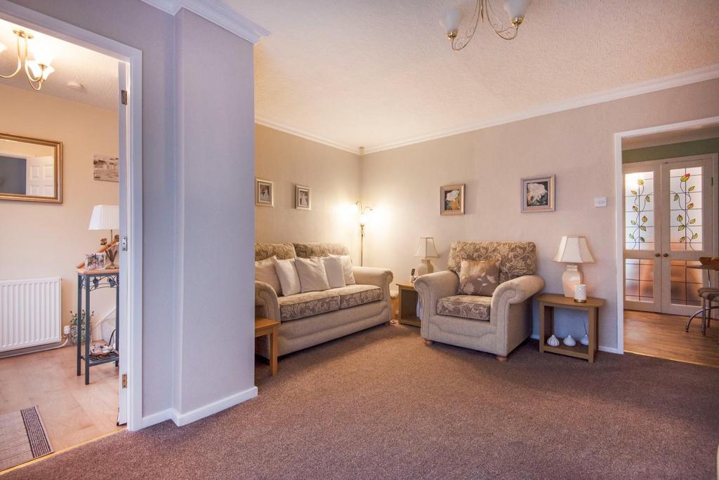 3 Ringway Ave.21.jpg