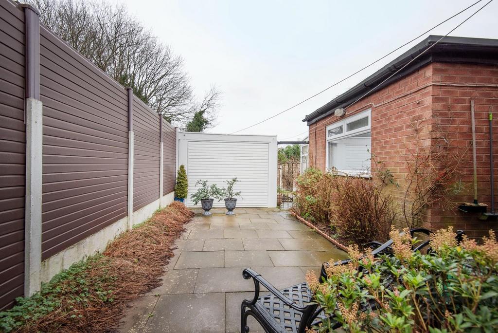 3 Ringway Ave.27.jpg