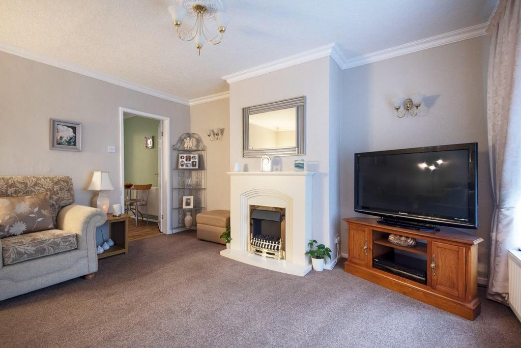 3 Ringway Ave.18.jpg