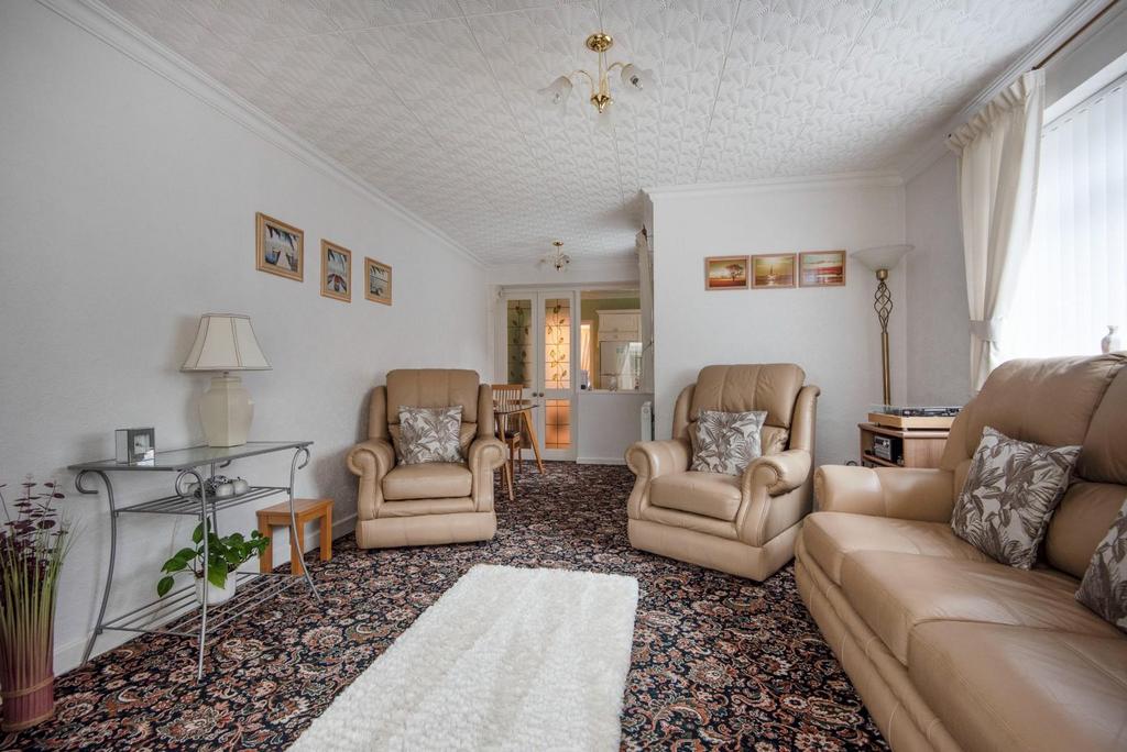 3 Ringway Ave.11.jpg