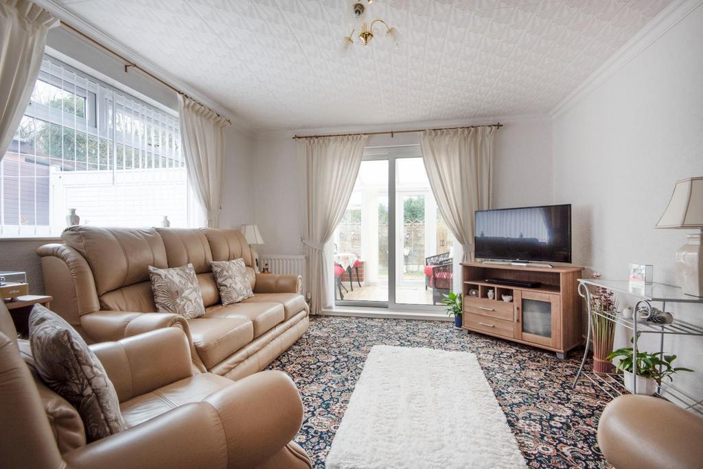 3 Ringway Ave.12.jpg