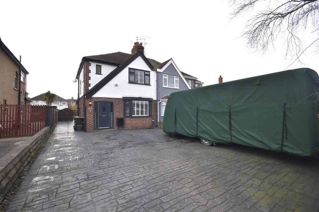 Chester Road, Whitby, Ellesmere Port 3 bed semidetached house £269,950
