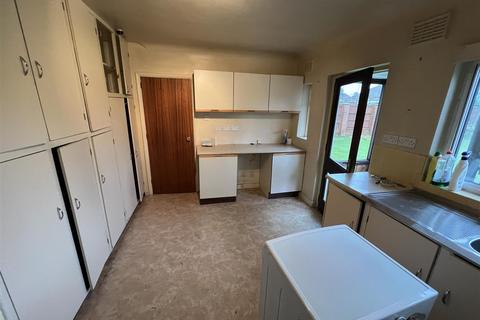 6 Sandham Grove, Wirral, CH60 1XP