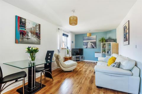 2 bedroom apartment for sale, Six Mills Avenue, Gorseinon, Swansea