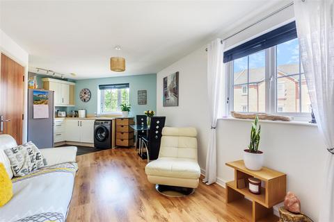 2 bedroom apartment for sale, Six Mills Avenue, Gorseinon, Swansea