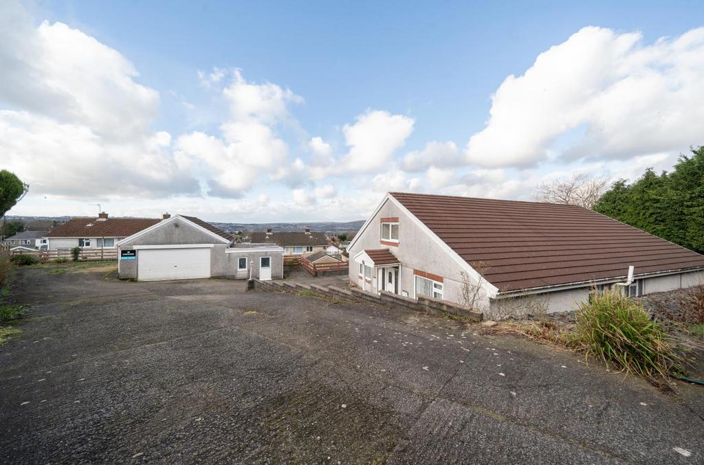 Pen Y Fan, Llansamlet, Swansea 4 bed detached bungalow for sale £310,000
