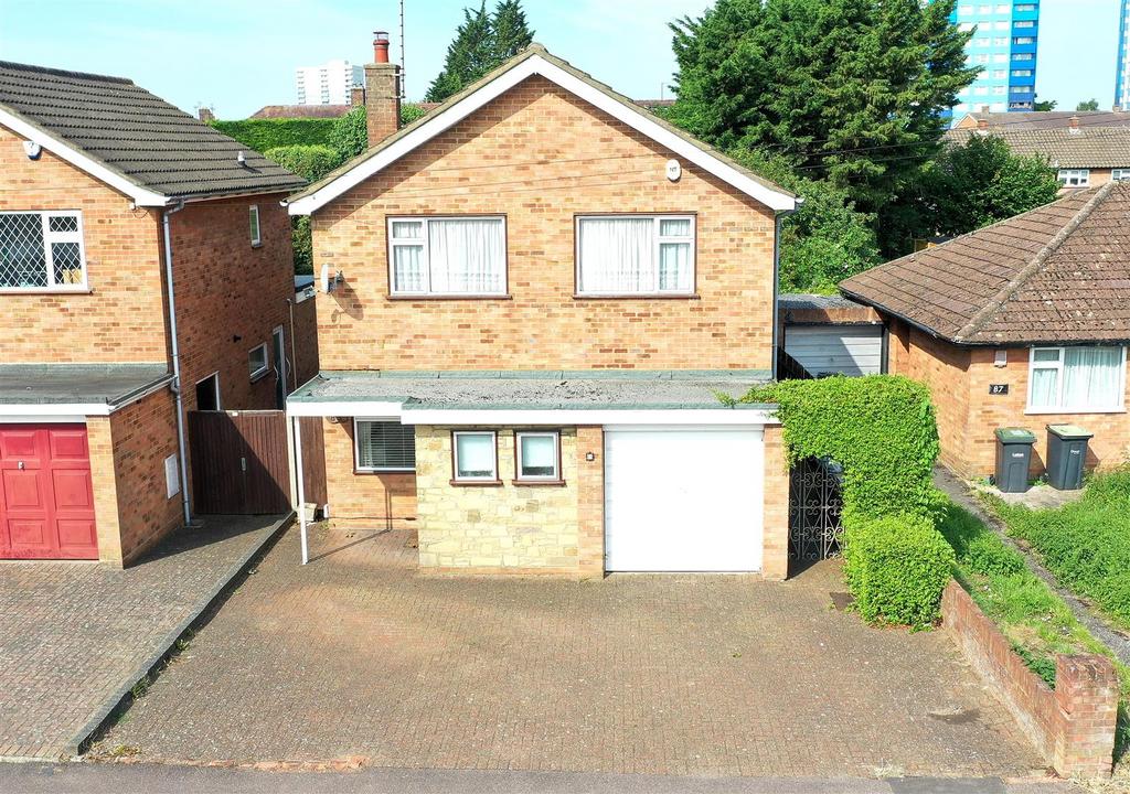 Vincent Road, Luton LU4 3 bed detached house for sale £400,000