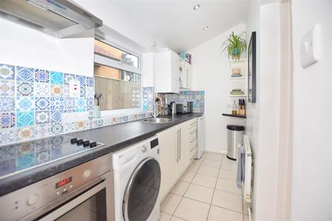 1 bedroom flat for sale, Lyveden Road, Colliers Wood SW17