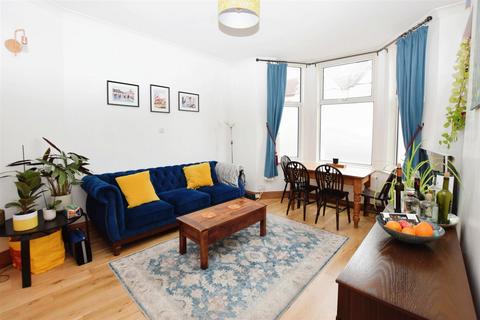 1 bedroom flat for sale, Lyveden Road, Colliers Wood SW17