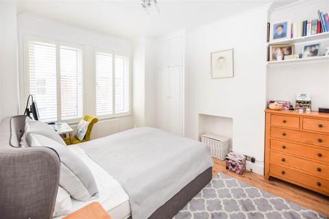 34 Boyd Road, London, SW19 2DG