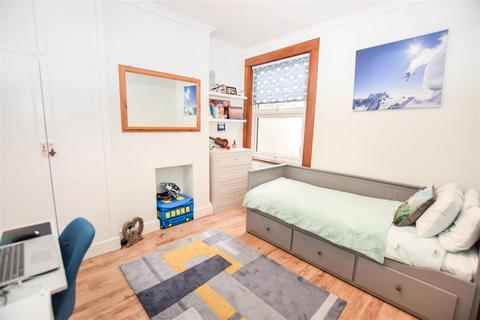 34 Boyd Road, London, SW19 2DG