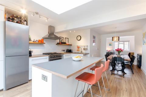 6 Bordergate, Mitcham, CR4 3JE