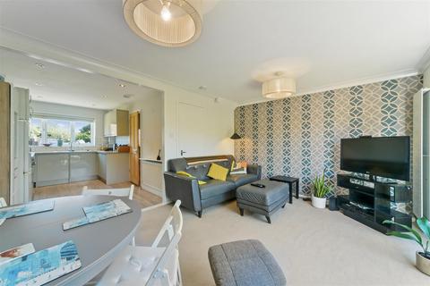 1 Defoe Close, London, SW17 9RL