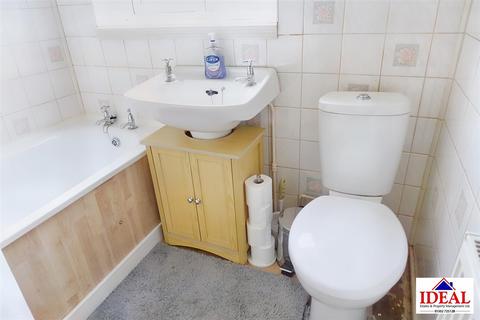 48 Lodge Road, Doncaster, DN6 8PX