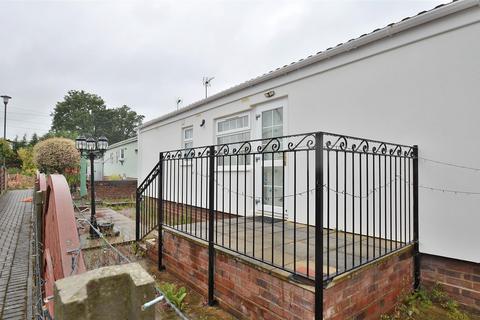 2 bedroom park home for sale, The Grove, Grove Park Road, Woodside LU1