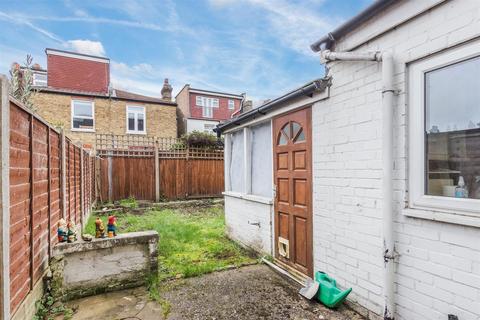 14 Warren Road, London, SW19 2HX