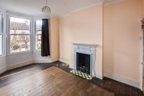 14 Warren Road, London, SW19 2HX