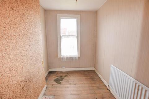 14 Warren Road, London, SW19 2HX