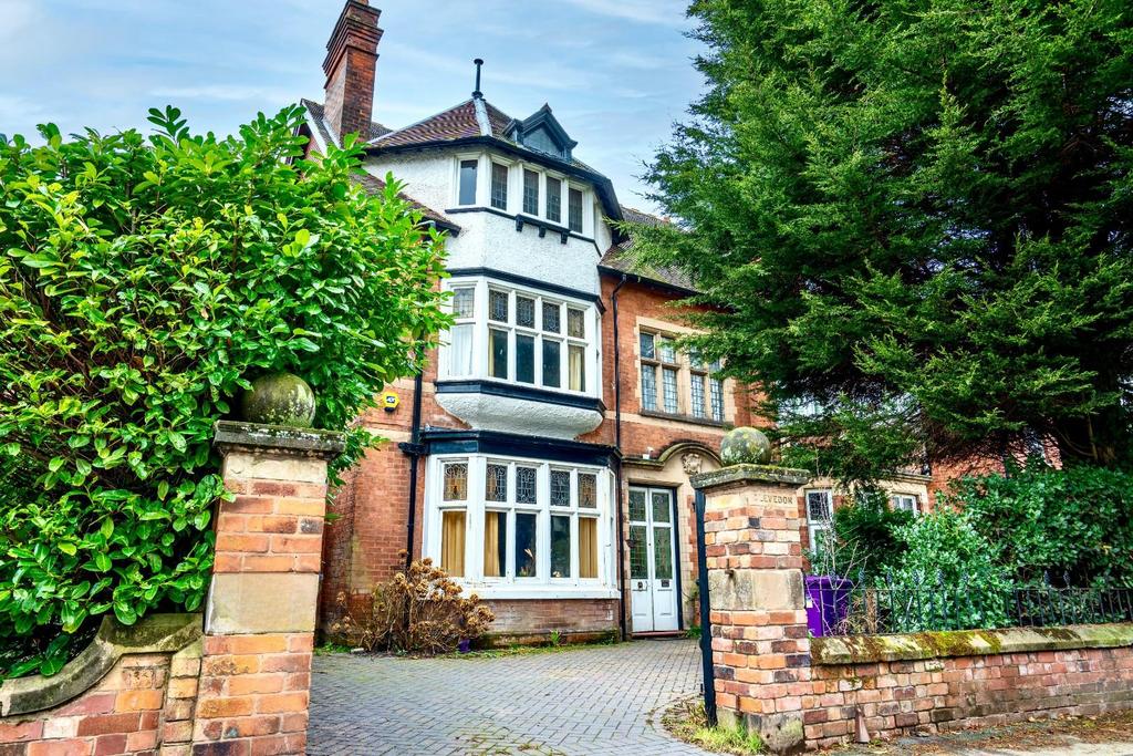 Tettenhall Road, Tettenhall, Wolverhampton, WV6 0BZ 5 bed semidetached house for sale £460,000