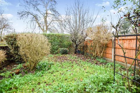 125 Runnymede, London, SW19 2RQ