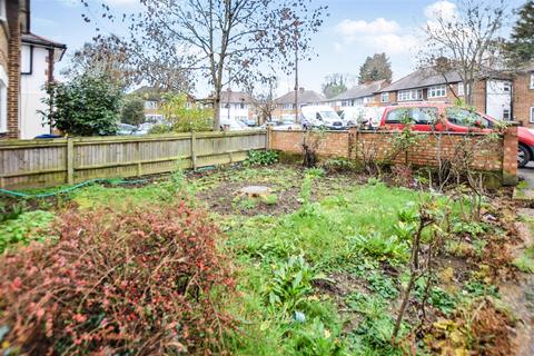 125 Runnymede, London, SW19 2RQ