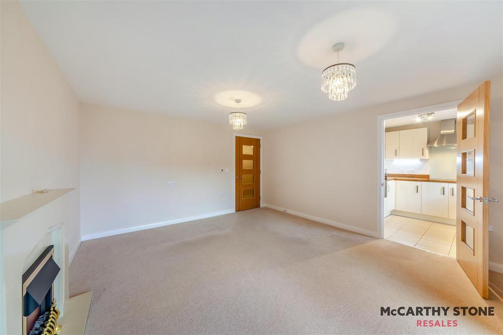 8584154-interior15.jpg