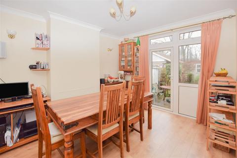 32 The Close, Mitcham, CR4 4LS