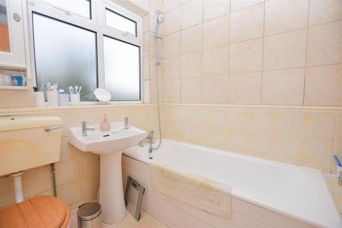32 The Close, Mitcham, CR4 4LS