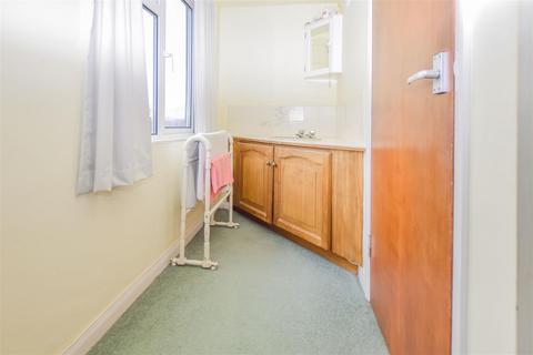 32 The Close, Mitcham, CR4 4LS