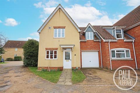 3 bedroom semi-detached house for sale, Willowbrook Close, Carlton Colville, NR33
