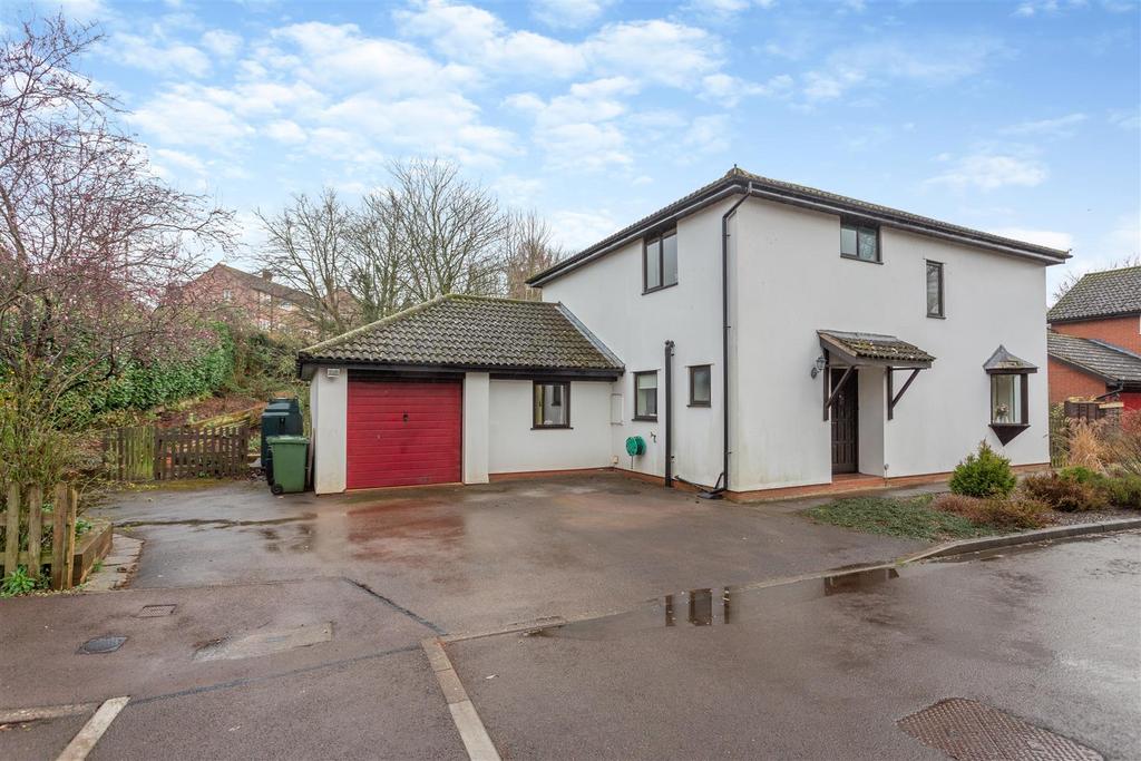 Millbrook Gardens, RossOnWye HR9 4 bed detached house for sale £485,000