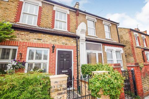 104 Clarendon Road, London, SW19 2DY