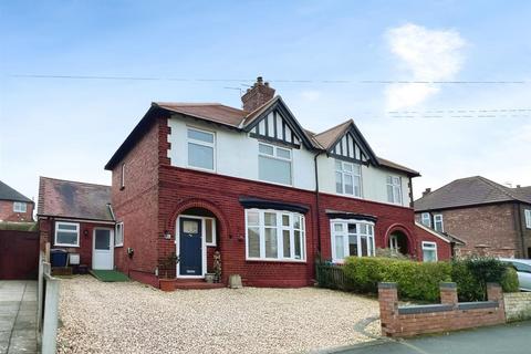 4 bedroom semi-detached house for sale, Carlton Road, Northwich