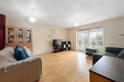71 Fairfield Close, Mitcham, CR4 3RF