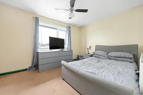 71 Fairfield Close, Mitcham, CR4 3RF