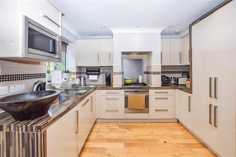 24 The Close, Mitcham, CR4 4LS