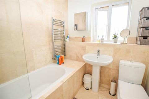 14 Veals Mead, Mitcham, CR4 3SB