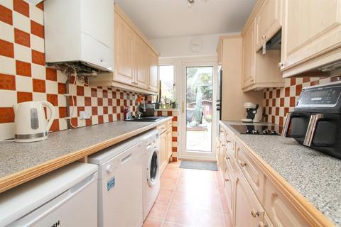 17 Meadow Walk, Wallington, SM6 7EJ