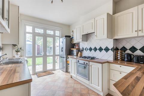 4 Devonshire Road, Colliers Wood, London, SW19 2EN