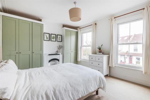 4 Devonshire Road, Colliers Wood, London, SW19 2EN