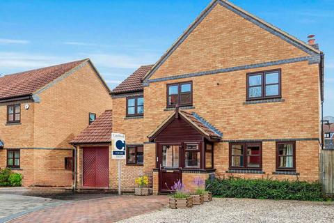 4 bedroom detached house for sale, Gainsborough Close, Grange Farm