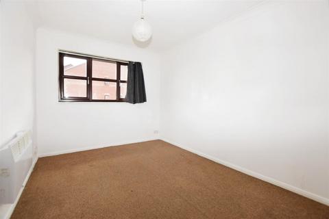 118 Lowry Crescent, Mitcham, CR4 3QU