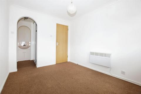 118 Lowry Crescent, Mitcham, CR4 3QU