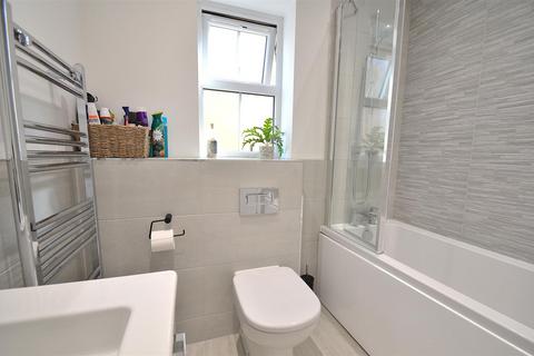 3 Doctors Close, Sandy, SG19 1FA