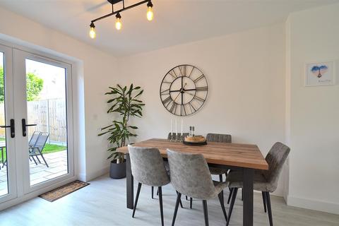 3 Doctors Close, Sandy, SG19 1FA