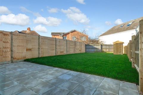 3 bedroom semi-detached house for sale, Walnut Close, Newport Pagnell
